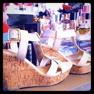 Sandel Pump Wedges